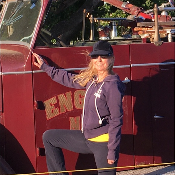 HATS🤎 Brown corduroy adjustable baseball hat/cap. NEW!’ - Picture 9 of 13